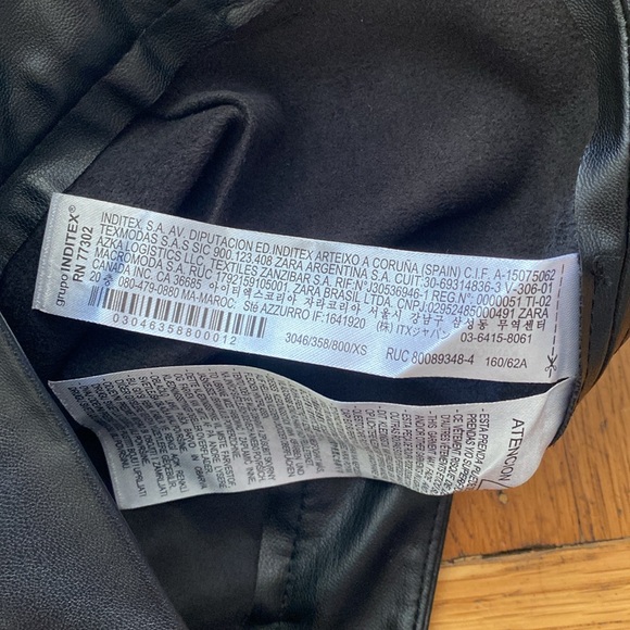 ZARA Faux Leather High Waisted Pleated Shorts Size XS - Picture 10 of 12